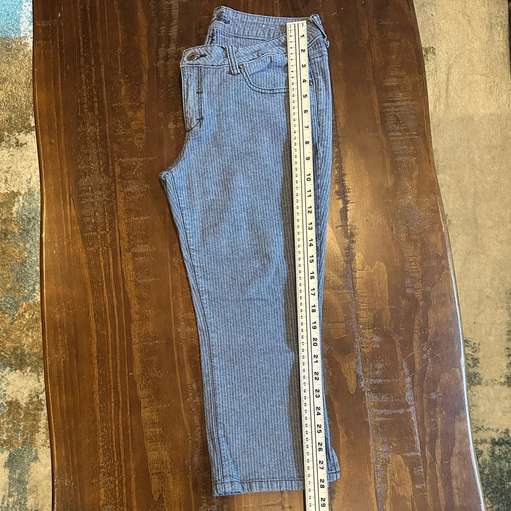 Guess size 30 striped Cropped Jeans - Picture 7 of 8